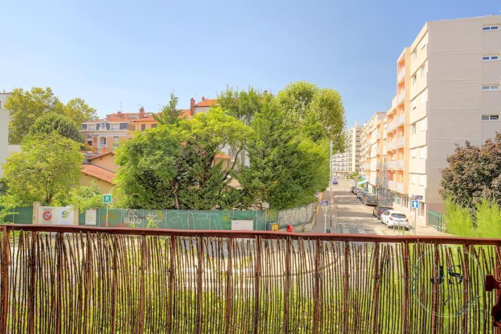 Ferienwohnung Le Paisible - Proximite Metro A Villeurbanne Exterior foto
